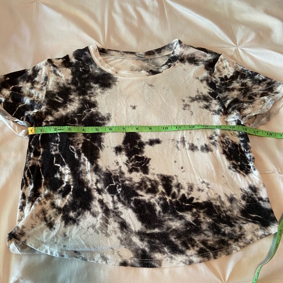 SOLD Pacsun Tie Dye cropped tee - Picture 4 of 5